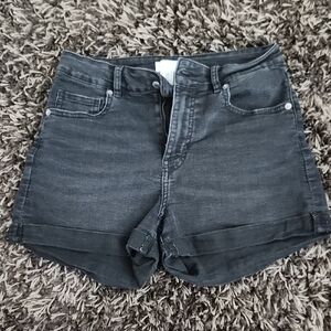 H&M Black Jean Shorts Essential Summer Wear!